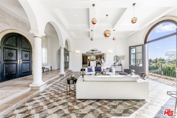 Interior, Living room, Pendant Lights, Recessed Lighting