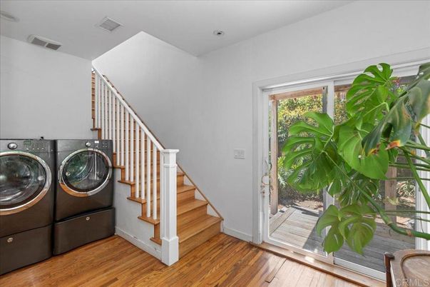 Interior, Washer, Wood Texture Flooring