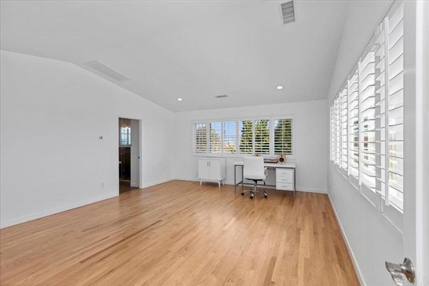 Home Office, Interior, Recessed Lighting, Wood Texture Flooring