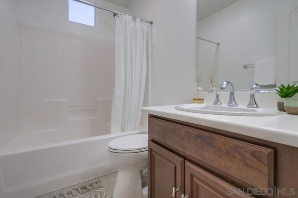 Bathroom, Interior, Tile Countertops