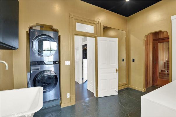 Interior, Recessed Lighting, Utility Closets, Washer, Wood Texture Flooring