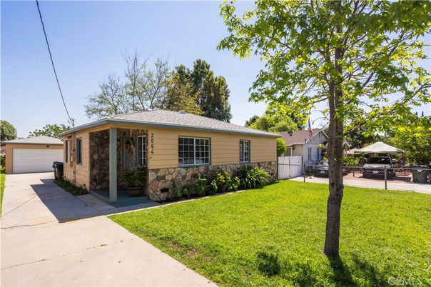 Backyard, Detached Garage, Exterior