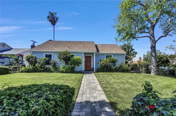 Backyard, Exterior, Facade, Cape Cod