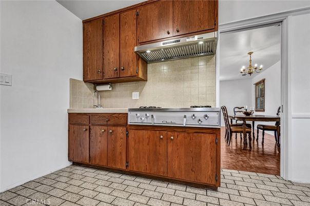 Chandelier, Dining room, Interior, Kitchen, Wood Texture Flooring
