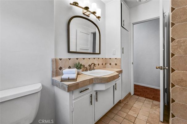Bathroom, Interior, Tile Countertops