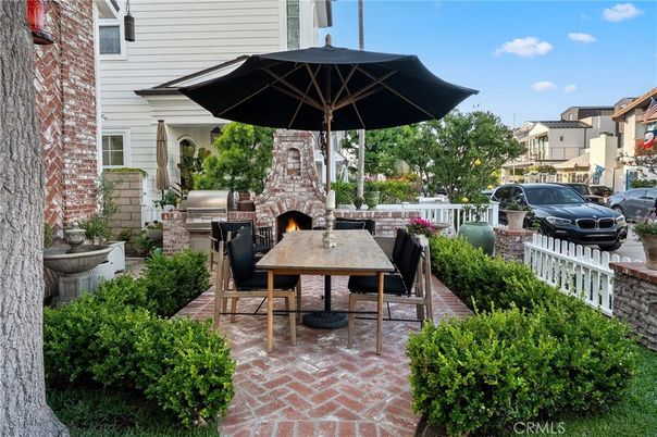 Exterior, Fireplace