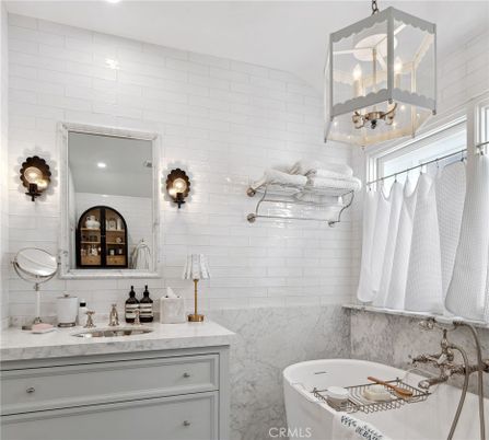 Bathroom, Interior, Recessed Lighting