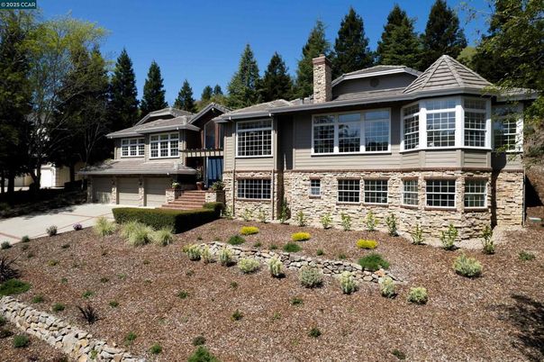 Backyard, Exterior, Facade, Queen Anne Victorian