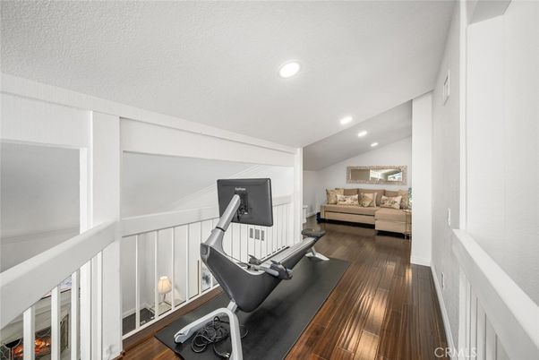 Fitness Equipment, Interior, Recessed Lighting, Wood Texture Flooring
