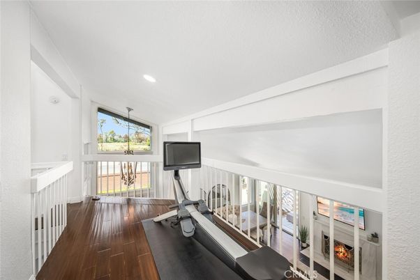 Fitness Equipment, Interior, Recessed Lighting, Wood Texture Flooring