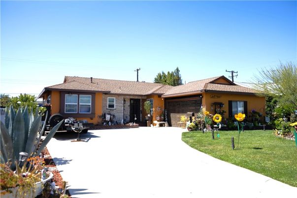 Attached, Backyard, Exterior, Facade, Ranch