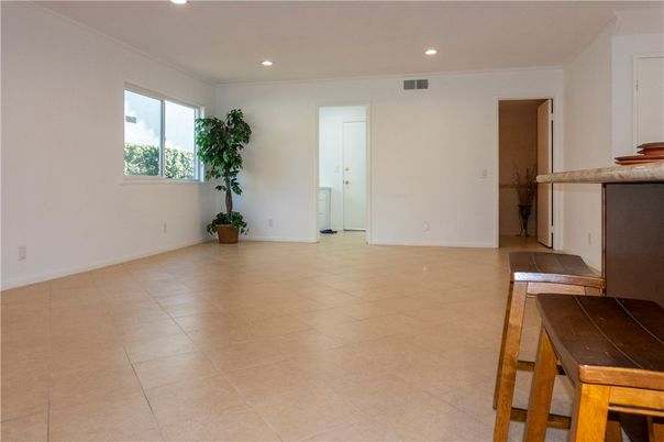 Chandelier, Fireplace, Interior, Piano, Recessed Lighting