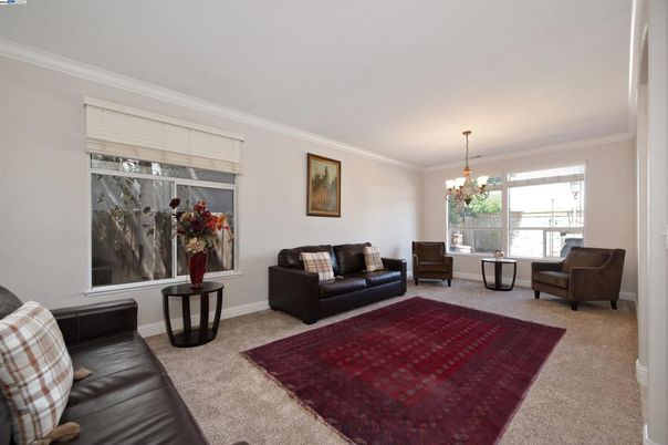 Chandelier, Interior, Living room