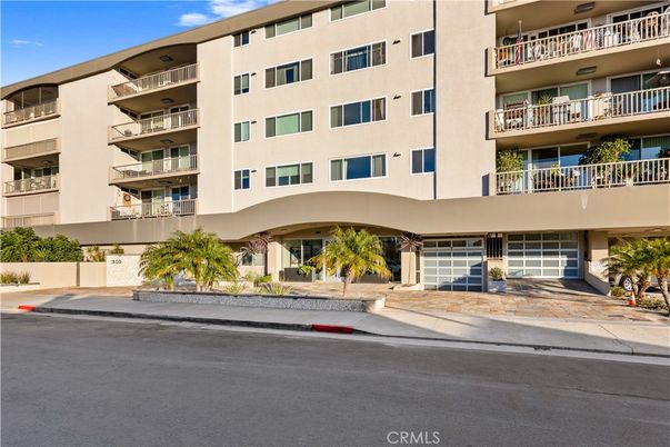 Exterior, Facade, Condo Building