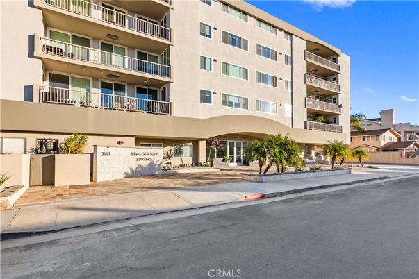 Exterior, Facade, Condo Building