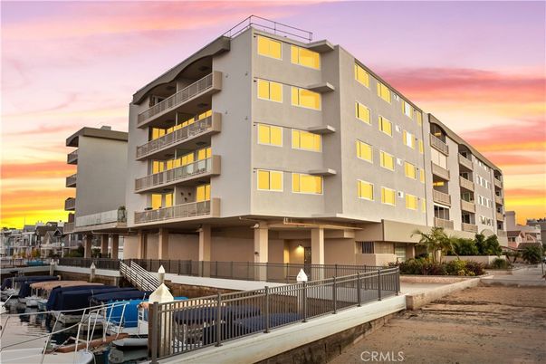 Exterior, Facade, Condo Building