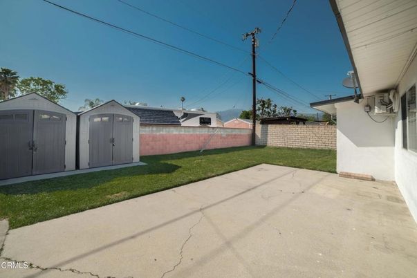 Backyard, Exterior