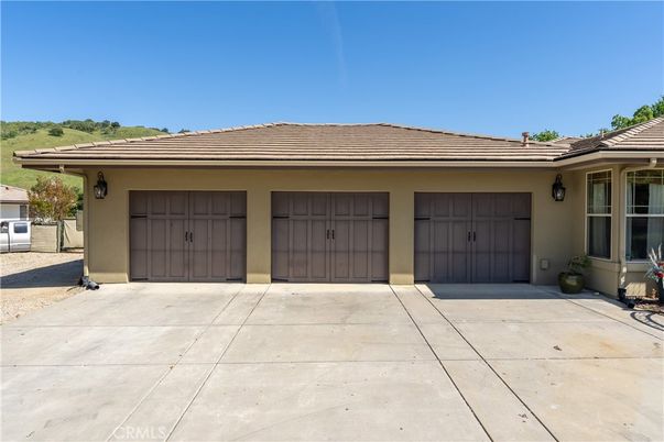 Detached Garage, Exterior
