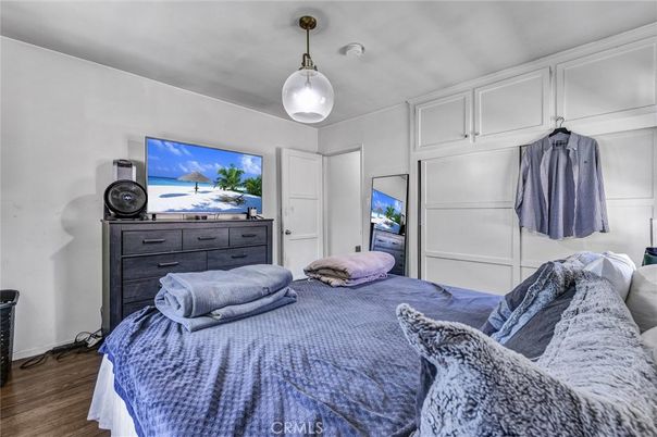 Bedroom, Interior, Pendant Lights, Wood Texture Flooring