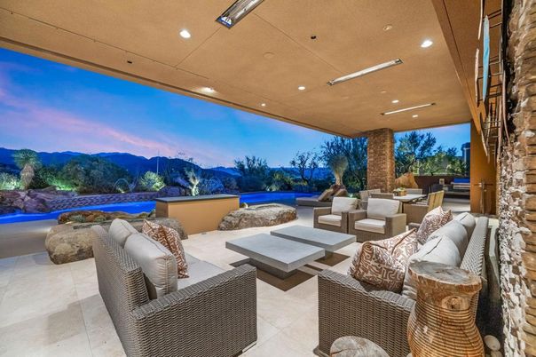 Exterior, Pool, Recessed Lighting