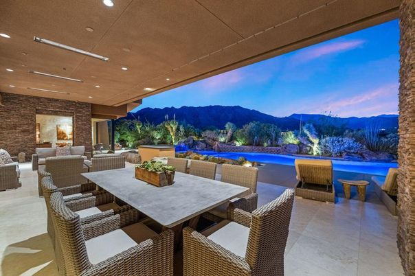 Exterior, Pool, Recessed Lighting