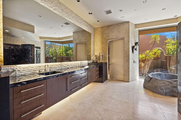 Bathroom, Dual Sink Vanities, Interior, Recessed Lighting