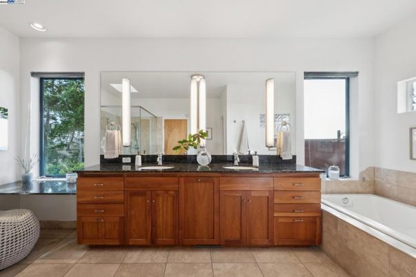Bathroom, Dual Sink Vanities, Interior, Recessed Lighting