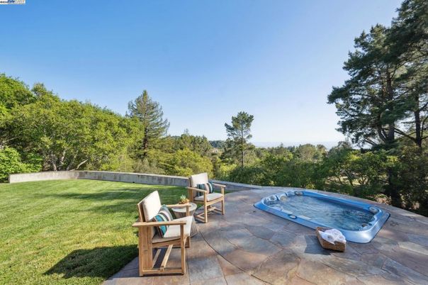 Backyard, Exterior, Hot Tub