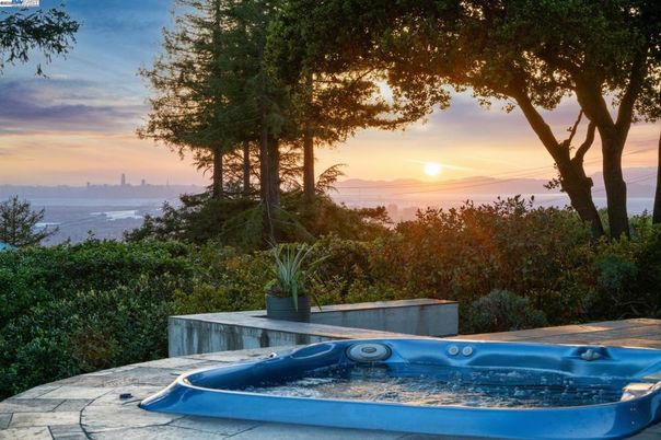 Exterior, Hot Tub