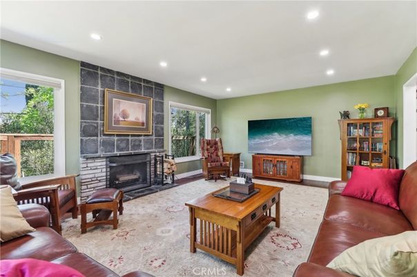 Fireplace, Interior, Living room, Recessed Lighting