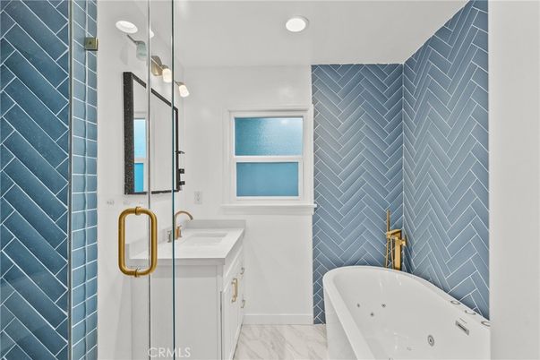 Bathroom, Interior, Marble, Recessed Lighting