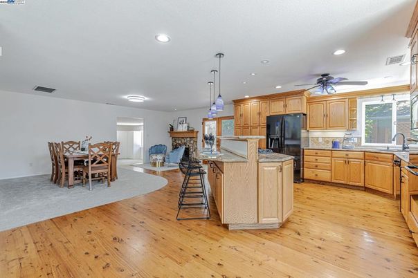 Dining room, Interior, Kitchen, Pendant Lights, Recessed Lighting, Wood Texture Flooring