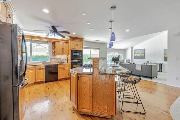 Interior, Kitchen, Living room, Pendant Lights, Recessed Lighting, Wood Texture Flooring