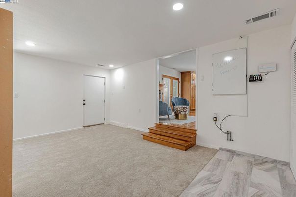 Empty room, Interior, Marble, Recessed Lighting