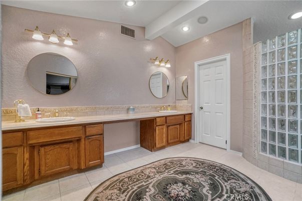Bathroom, Dual Sink Vanities, Interior, Recessed Lighting