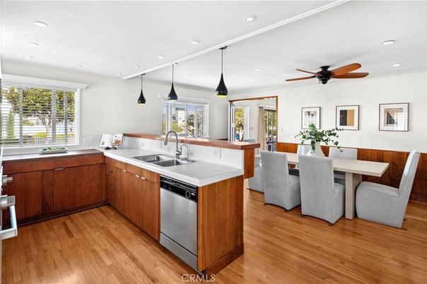 Dining room, Interior, Kitchen, Pendant Lights, Recessed Lighting, Wood Texture Flooring
