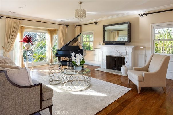 Chandelier, Fireplace, Interior, Living room, Piano, Wood Texture Flooring