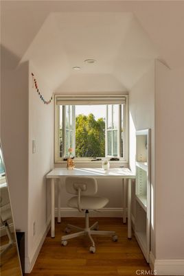 Home Office, Interior, Recessed Lighting, Wood Texture Flooring