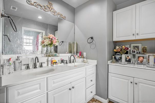 Bathroom, Dual Sink Vanities, Interior, Recessed Lighting