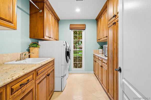Interior, Recessed Lighting, Washer