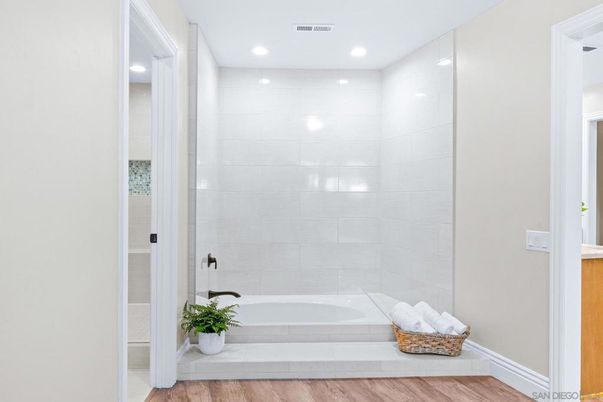 Bathroom, Interior, Recessed Lighting, Wood Texture Flooring
