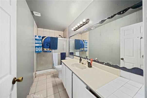 Bathroom, Interior, Tile Countertops