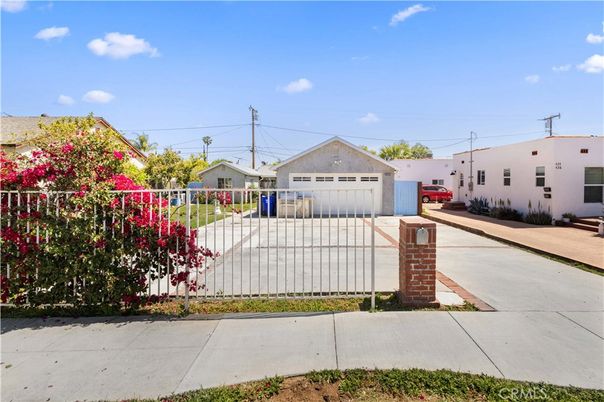 Detached Garage, Exterior