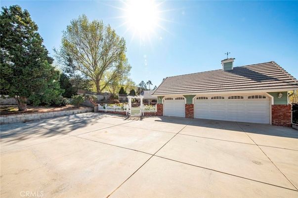 Backyard, Detached Garage, Exterior