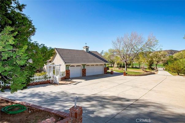 Backyard, Detached Garage, Exterior