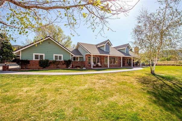 Backyard, Exterior, Facade, Brick Facade, Cape Cod
