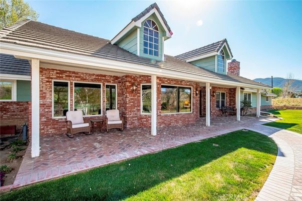 Exterior, Facade, Brick Facade, Cape Cod