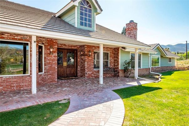 Exterior, Facade, Brick Facade, Cape Cod