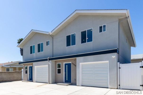 Attached, Exterior, Facade, Modern