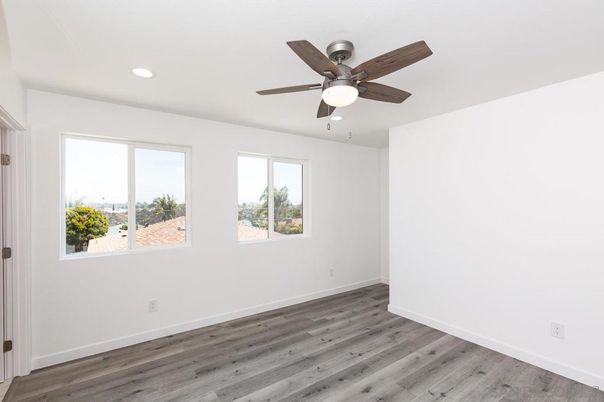 Empty room, Interior, Recessed Lighting, Wood Texture Flooring